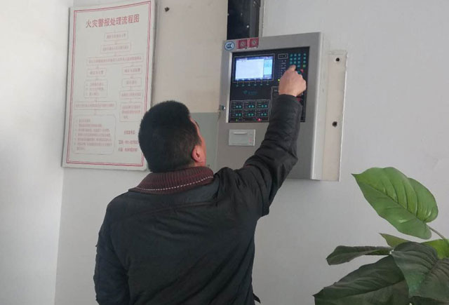 寫字樓火災(zāi)顯示盤一直響無法消音的原因和維修